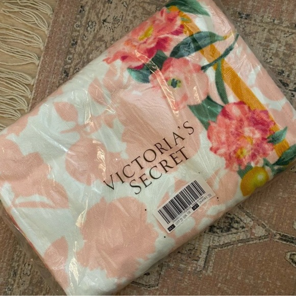 Victoria's Secret Other - Victoria’s Secret Floral Beach towel